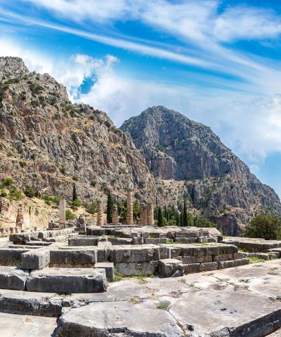 2-Day Delphi and Meteora Tour From Athens