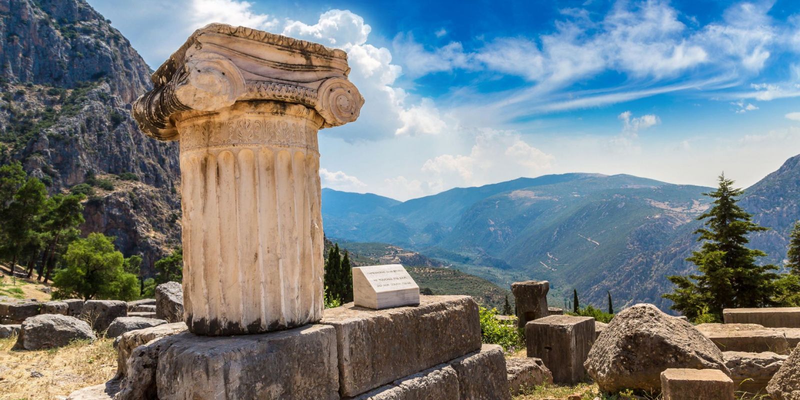 Private tours to delphi from athens