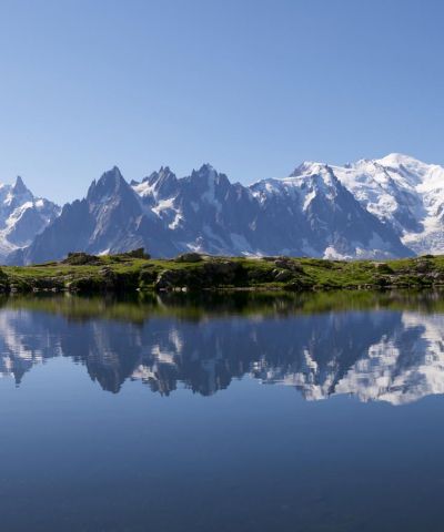 Οι Άλπεις είναι σύστημα οροσειρών στην Ευρώπη και εκτείνονται από την Αυστρία και την Σλοβενία στα ανατολικά, μέσω της Ιταλίας, της Ελβετίας, του Λίχτενσταϊν και της Γερμανίας έως την Γαλλία στα δυτικά. Η λέξη Άλπεις σημαίνει βουνά. Η ψηλότερη κορυφή των Άλπεων είναι το Μον Μπλαν (Mont Blanc).